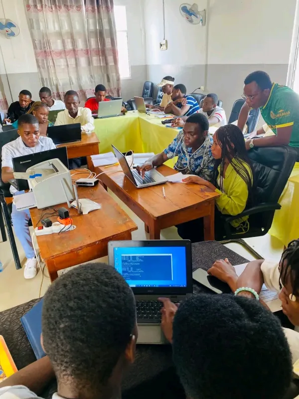 Pratique de nos étudiants sur le partage de l'imprimante en réseau local (LAN)